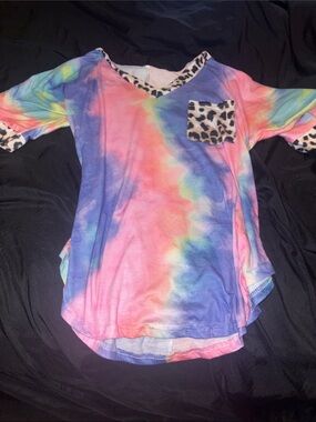 Multicolor Tie-Dye V-Neck Top with Leopard Pocket